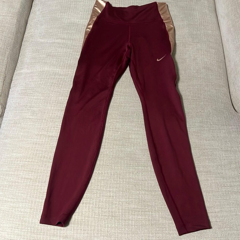 NWT Nike Performance The Nike One Tight Fit Pants